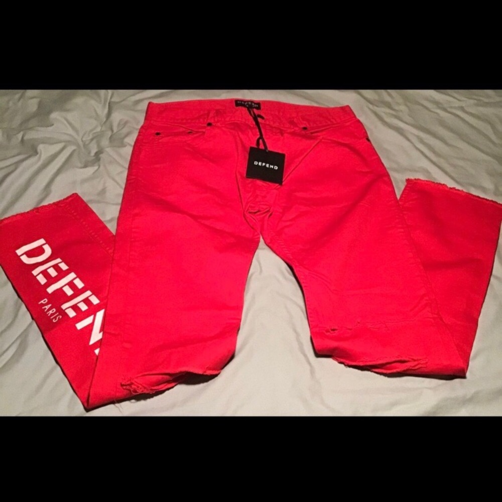 Men defend Paris 32 jeans